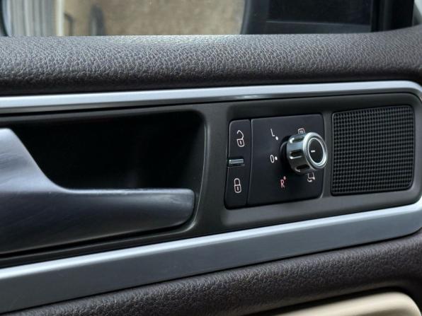 Volkswagen Touareg II с пробегом 2011 года, цена 1 749 000 рублей, 310436 км, внедорожник, Автокод Объявления