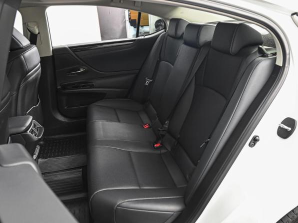 Lexus ES VII Рестайлинг с пробегом 2021 года, цена 5 148 548 рублей, 39840 км, седан, Автокод Объявления