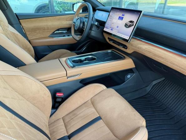 Mazda EZ-6 с пробегом 2025 года, цена 4 199 000 рублей, 1000 км, хэтчбек, Автокод Объявления