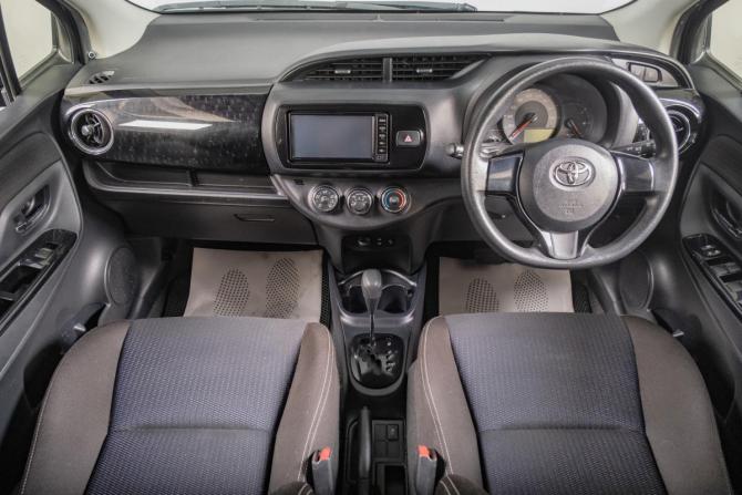Toyota Vitz III (XP130) Рестайлинг 2 с пробегом 2018 года, цена 1 069 000 рублей, 71500 км, хэтчбек, Автокод Объявления