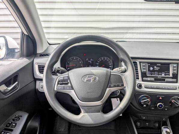 Hyundai Solaris II Рестайлинг с пробегом 2022 года, цена 1 650 000 рублей, 76792 км, седан, Автокод Объявления