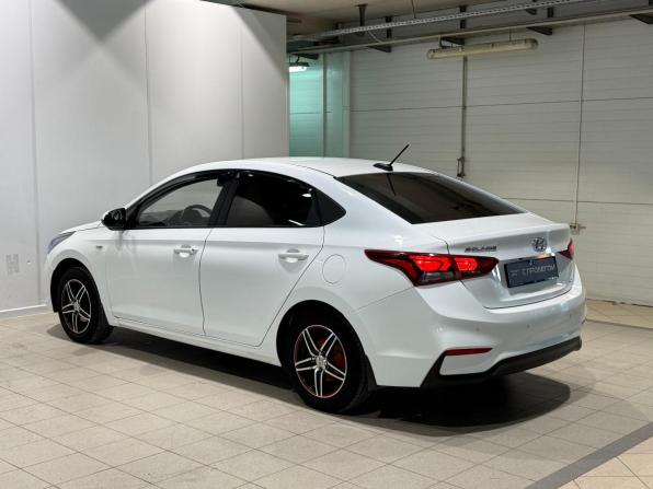 Hyundai Solaris II с пробегом 2017 года, цена 1 175 000 рублей, 176000 км, седан, Автокод Объявления