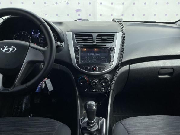 Hyundai Solaris I Рестайлинг с пробегом 2016 года, цена 900 000 рублей, 151816 км, хэтчбек, Автокод Объявления