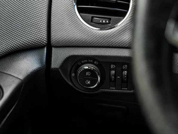 Chevrolet Cruze I Рестайлинг с пробегом 2013 года, цена 699 000 рублей, 194634 км, хэтчбек, Автокод Объявления