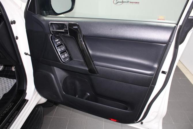 Toyota Land Cruiser Prado 150 Series Рестайлинг 2 с пробегом 2018 года, цена 4 400 000 рублей, 70736 км, внедорожник, Автокод Объявления