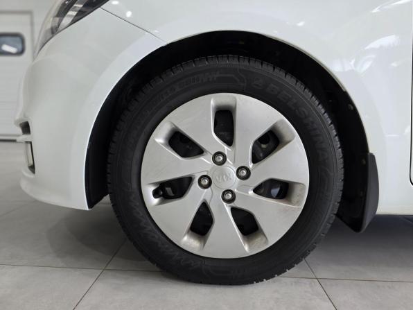 Kia Rio III Рестайлинг с пробегом 2015 года, цена 1 049 000 рублей, 88500 км, седан, Автокод Объявления