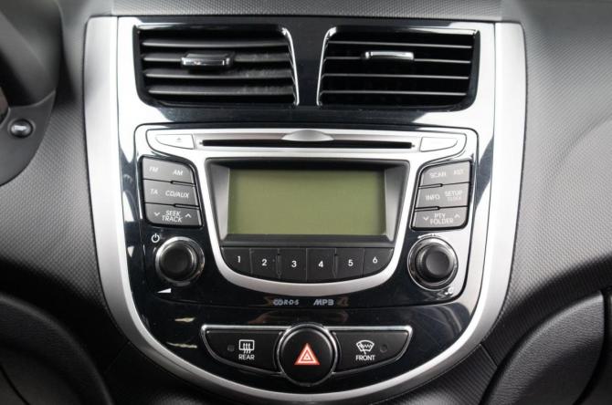 Hyundai Solaris I с пробегом 2013 года, цена 999 000 рублей, 74125 км, седан, Автокод Объявления