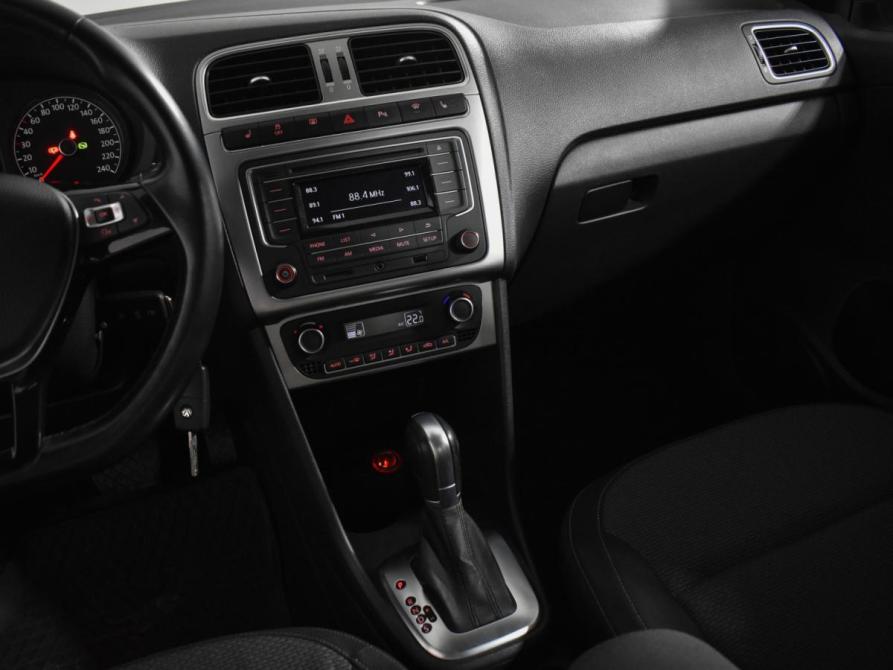 Volkswagen Polo V Рестайлинг Санкт-Петербург  - изображение 19