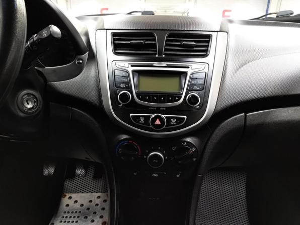 Hyundai Solaris I с пробегом 2014 года, цена 699 000 рублей, 193920 км, хэтчбек, Автокод Объявления