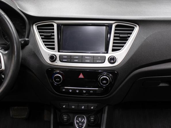 Hyundai Solaris II с пробегом 2019 года, цена 1 598 000 рублей, 130474 км, седан, Автокод Объявления