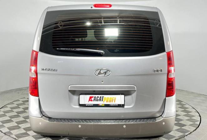 Hyundai H-1 II с пробегом 2014 года, цена 1 650 000 рублей, 217252 км, минивэн, Автокод Объявления