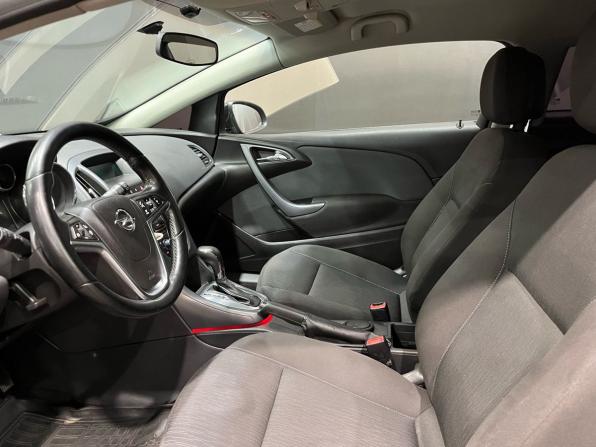 Opel Astra J Рестайлинг с пробегом 2012 года, цена 640 000 рублей, 195867 км, хэтчбек, Автокод Объявления