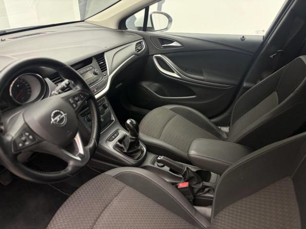 Opel Astra K с пробегом 2017 года, цена 1 125 900 рублей, 141809 км, универсал, Автокод Объявления