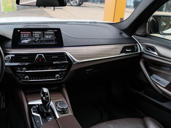 BMW 5 серии VII (G30/G31/G38) с пробегом 2017 года, цена 3 699 000 рублей, 189000 км, седан, Автокод Объявления