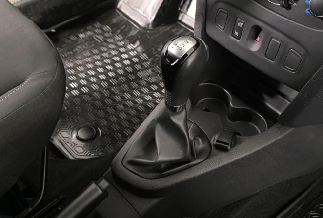 Renault Sandero II Рестайлинг с пробегом 2019 года, цена 1 230 000 рублей, 71739 км, хэтчбек, Автокод Объявления