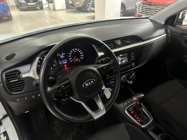 Kia Rio IV Рестайлинг с пробегом 2020 года, цена 1 430 000 рублей, 66002 км, седан, Автокод Объявления
