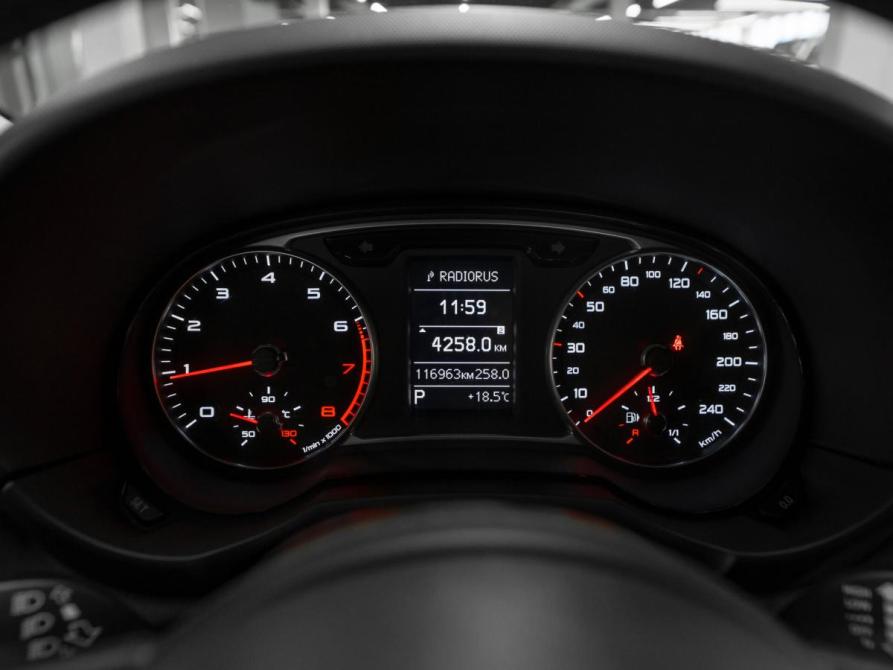 Audi A1 I (8X) Москва  - изображение 11