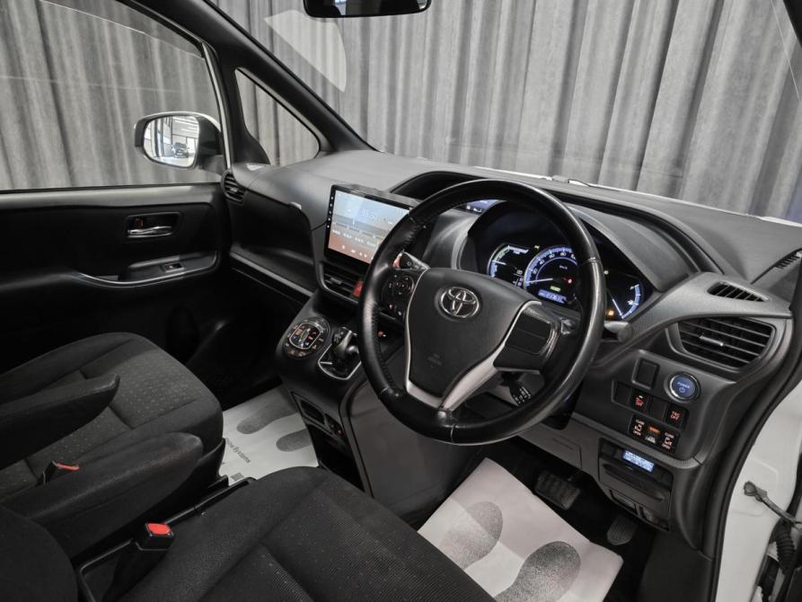 Toyota Voxy III (R80) Красноярск  - изображение 8