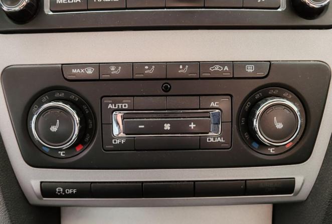 Skoda Octavia II (A5) Рестайлинг с пробегом 2013 года, цена 980 000 рублей, 207974 км, лифтбек, Автокод Объявления
