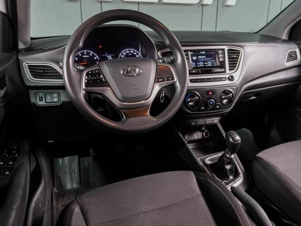 Hyundai Solaris II с пробегом 2019 года, цена 1 049 000 рублей, 198998 км, седан, Автокод Объявления