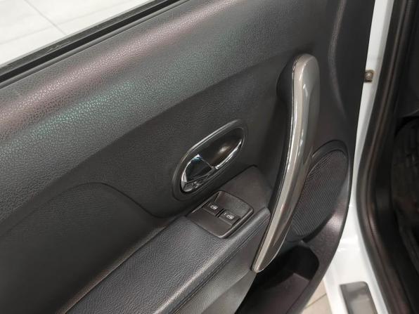 Renault Logan II Рестайлинг с пробегом 2020 года, цена 954 600 рублей, 42575 км, седан, Автокод Объявления