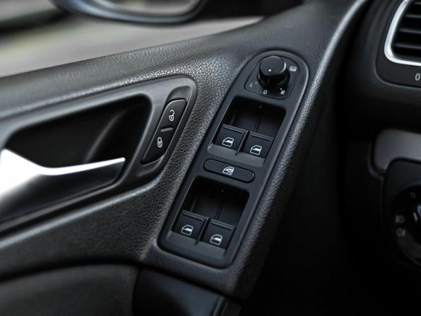 Volkswagen Golf VI с пробегом 2012 года, цена 690 000 рублей, 208404 км, хэтчбек, Автокод Объявления