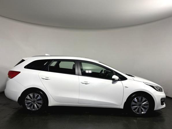 Kia Ceed II Рестайлинг с пробегом 2017 года, цена 1 450 000 рублей, 78000 км, универсал, Автокод Объявления