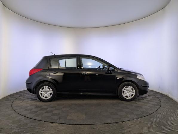 Nissan Tiida I Рестайлинг с пробегом 2013 года, цена 952 000 рублей, 67601 км, хэтчбек, Автокод Объявления