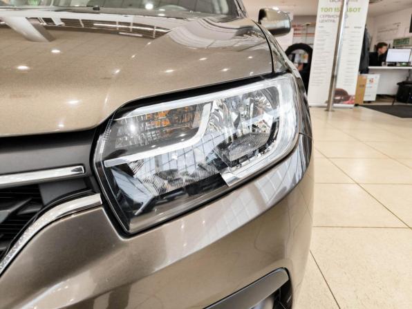 Renault Sandero II Рестайлинг с пробегом 2018 года, цена 899 000 рублей, 73712 км, хэтчбек, Автокод Объявления