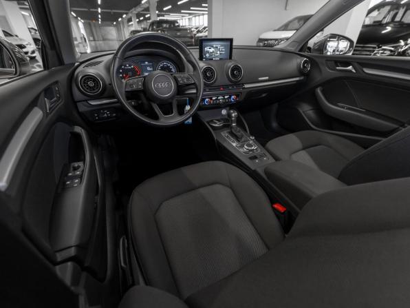Audi A3 III (8V) Рестайлинг с пробегом 2018 года, цена 2 530 000 рублей, 35221 км, седан, Автокод Объявления