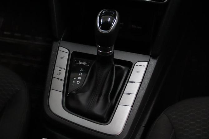 Hyundai Elantra VI (AD) Рестайлинг с пробегом 2019 года, цена 1 665 650 рублей, 111956 км, седан, Автокод Объявления