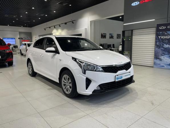 Kia Rio IV Рестайлинг с пробегом 2021 года, цена 1 470 000 рублей, 73297 км, седан, Автокод Объявления