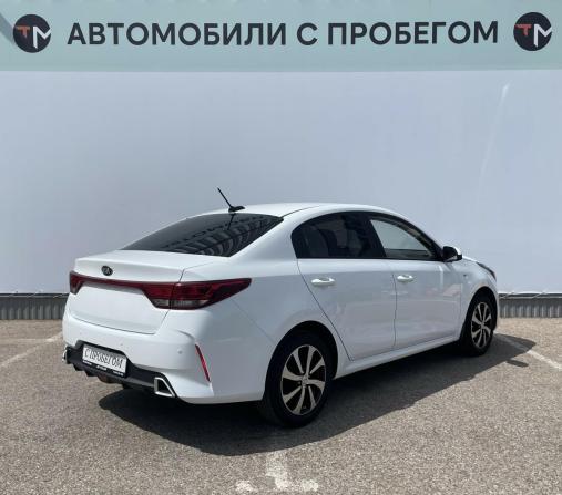 Kia Rio IV Рестайлинг с пробегом 2021 года, цена 1 837 300 рублей, 42245 км, седан, Автокод Объявления