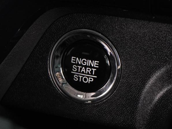 Honda Stepwgn V Рестайлинг с пробегом 2017 года, цена 2 589 000 рублей, 99376 км, минивэн, Автокод Объявления