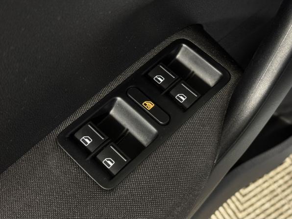Volkswagen Polo V Рестайлинг с пробегом 2019 года, цена 1 079 000 рублей, 161604 км, седан, Автокод Объявления