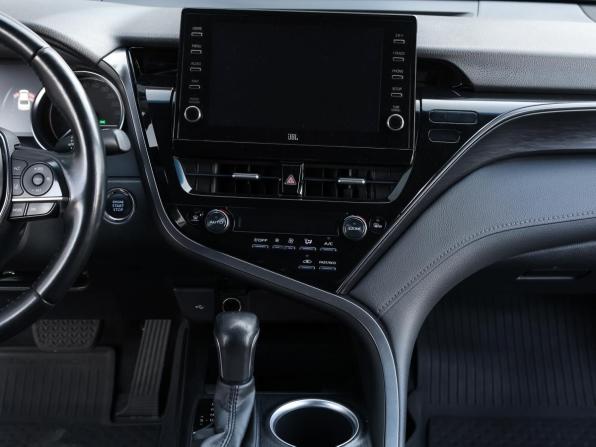 Toyota Camry VIII (XV70) Рестайлинг с пробегом 2021 года, цена 2 998 000 рублей, 72826 км, седан, Автокод Объявления