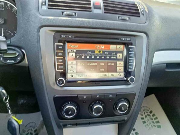 Skoda Octavia II (A5) Рестайлинг с пробегом 2011 года, цена 849 000 рублей, 240605 км, лифтбек, Автокод Объявления