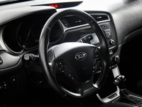 Kia Ceed II Рестайлинг с пробегом 2017 года, цена 1 110 000 рублей, 158183 км, хэтчбек, Автокод Объявления