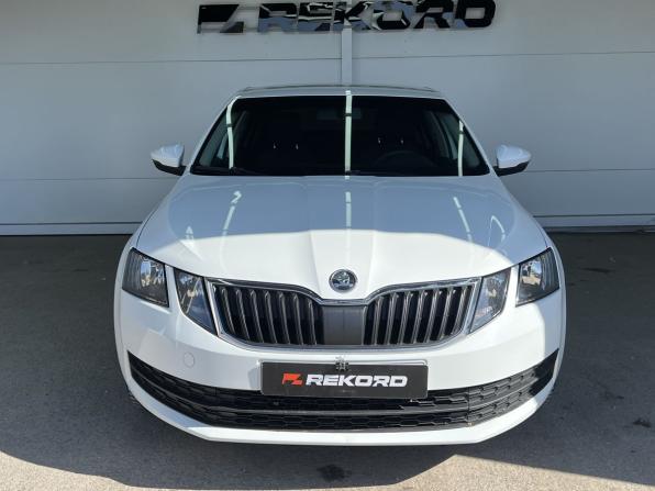 Skoda Octavia III (A7) Рестайлинг с пробегом 2017 года, цена 1 530 000 рублей, 126271 км, лифтбек, Автокод Объявления