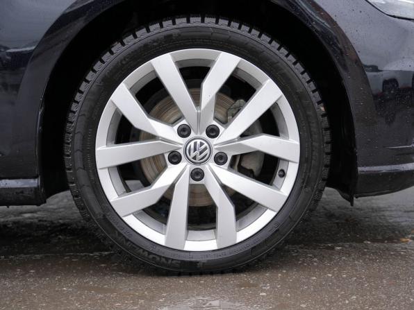 Volkswagen Golf VII Рестайлинг с пробегом 2017 года, цена 1 630 000 рублей, 75042 км, хэтчбек, Автокод Объявления