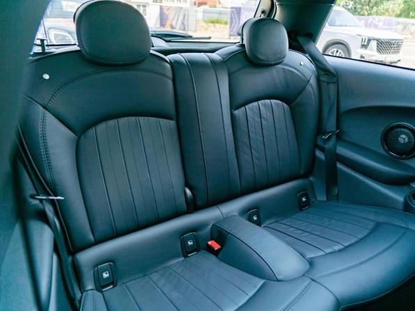 Mini Hatch III (F55/F56) Рестайлинг 2 с пробегом 2021 года, цена 3 190 000 рублей, 22506 км, хэтчбек, Автокод Объявления