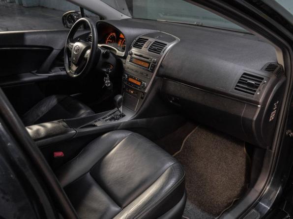 Toyota Avensis III с пробегом 2010 года, цена 990 000 рублей, 267328 км, седан, Автокод Объявления