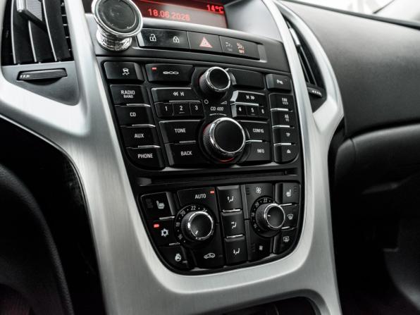 Opel Astra J Рестайлинг с пробегом 2012 года, цена 640 000 рублей, 204765 км, хэтчбек, Автокод Объявления