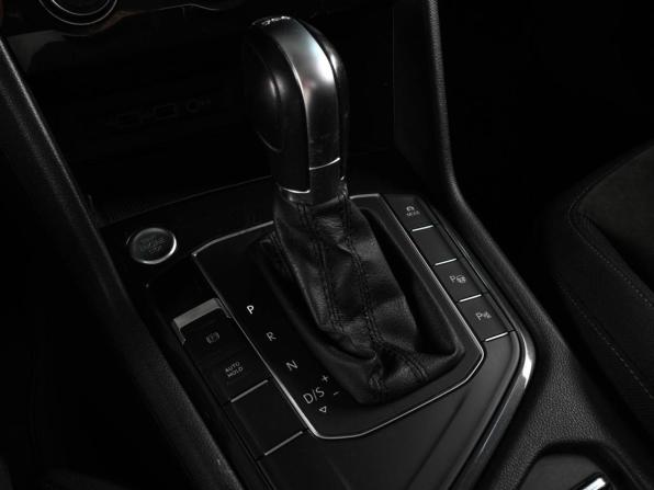 Volkswagen Tiguan II с пробегом 2019 года, цена 2 399 000 рублей, 144044 км, внедорожник, Автокод Объявления