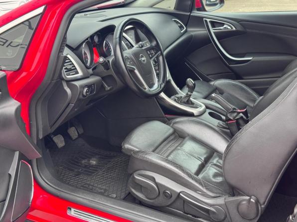 Opel Astra J Рестайлинг с пробегом 2012 года, цена 610 000 рублей, 248084 км, хэтчбек, Автокод Объявления