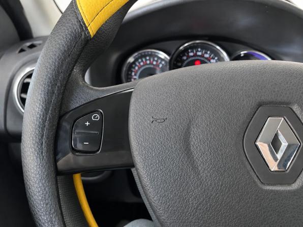 Renault Sandero II с пробегом 2015 года, цена 839 000 рублей, 72017 км, хэтчбек, Автокод Объявления