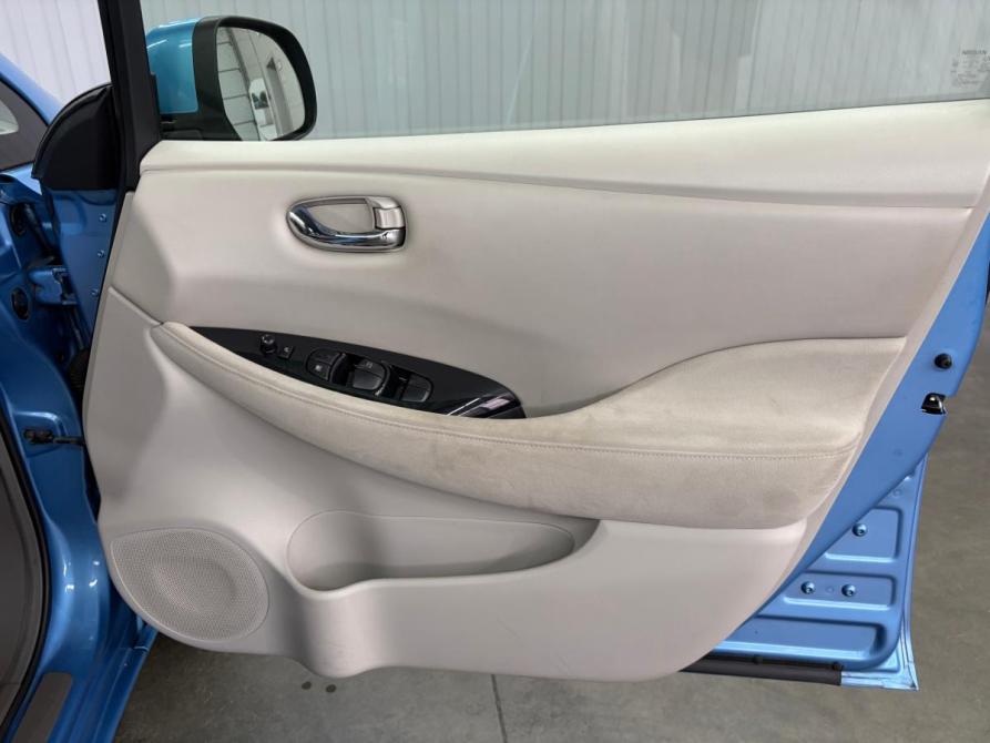 Nissan Leaf I (ZE0/AZE0) Краснодар  - изображение 16