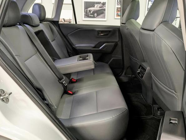 Toyota RAV4 VI (XA60) с пробегом 2025 года, цена 4 430 500 рублей, 10 км, внедорожник, Автокод Объявления