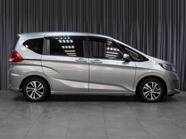 Honda Freed II с пробегом 2019 года, цена 1 739 000 рублей, 103009 км, компактвэн, Автокод Объявления