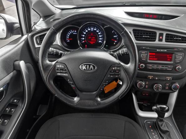 Kia Ceed II с пробегом 2015 года, цена 1 349 000 рублей, 68645 км, универсал, Автокод Объявления